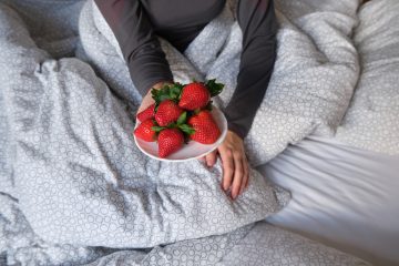 what to eat before bed to sleep well